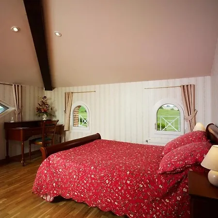 Chambres D'hotes Domaine De Combe Ramond *